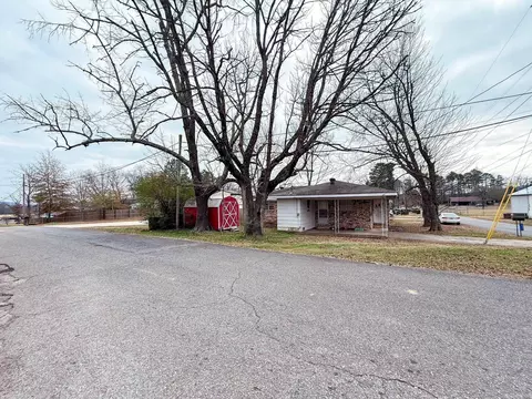 Exterior - 481 Poplar St, Clinton, AR 72031 photo 2 of 2