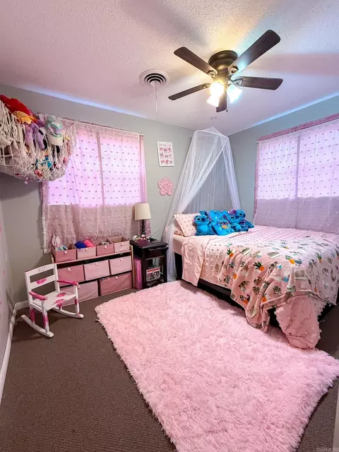 Bedroom - 481 Poplar St, Clinton, AR 72031 photo 2 of 3