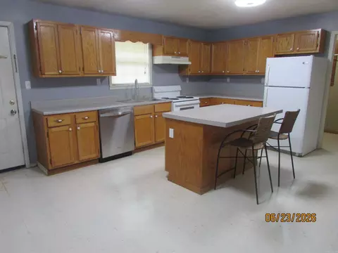 Kitchen - 406 N Cherry, Beebe, AR 72012 photo 1 of 2