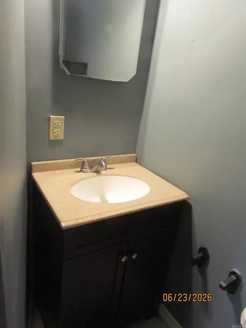 Bath - 406 N Cherry, Beebe, AR 72012 photo 1 of 3