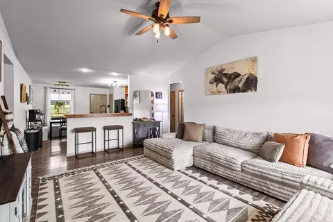 Living - 31 Summer Wind Rd, Conway, AR 72032 photo 1 of 2