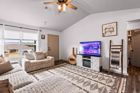 Living - 31 Summer Wind Rd, Conway, AR 72032 photo 2 of 2