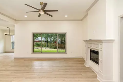 Living - 357 Regal Oaks, White Hall, AR 71602 photo 3 of 3