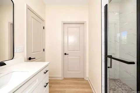 Bath - 357 Regal Oaks, White Hall, AR 71602 photo 3 of 4