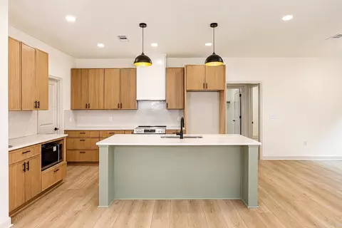 Kitchen - 357 Regal Oaks, White Hall, AR 71602 photo 3 of 4