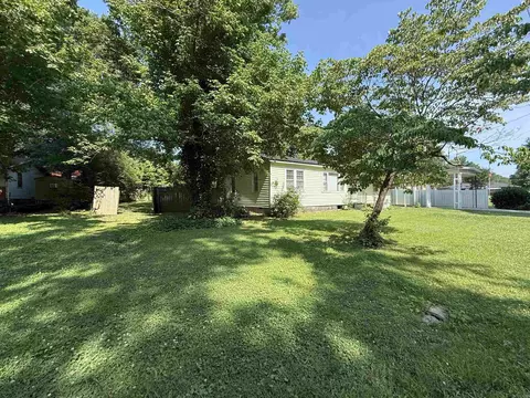 Exterior - 852 Circle Dr, Piggott, AR 72454 photo 3 of 8