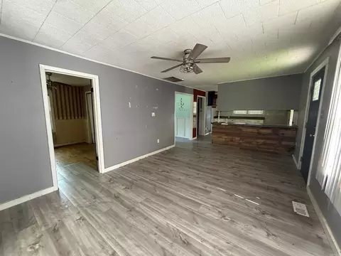 Living - 852 Circle Dr, Piggott, AR 72454 photo 3 of 4