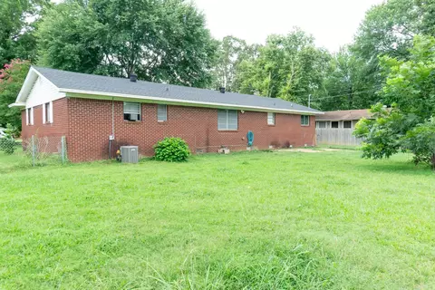 Exterior - 904 W College, Beebe, AR 72012 photo 2 of 3