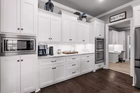 Kitchen - 1510 Winterbrook Dr, Conway, AR 72034 photo 6 of 7