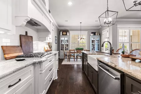 Kitchen - 1510 Winterbrook Dr, Conway, AR 72034 photo 4 of 7