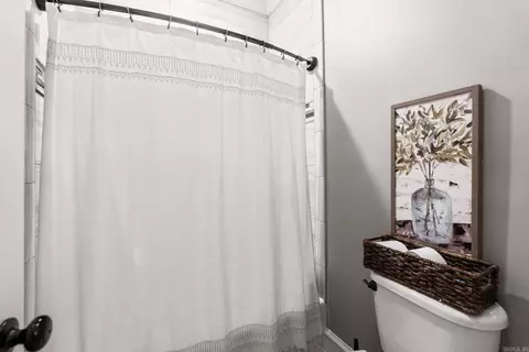 Bath - 1510 Winterbrook Dr, Conway, AR 72034 photo 2 of 3