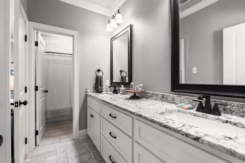 Bath - 1510 Winterbrook Dr, Conway, AR 72034 photo 3 of 3