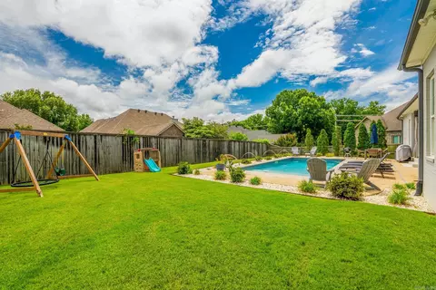 Exterior - 1510 Winterbrook Dr, Conway, AR 72034 photo 9 of 12