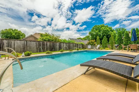 Exterior - 1510 Winterbrook Dr, Conway, AR 72034 photo 6 of 12