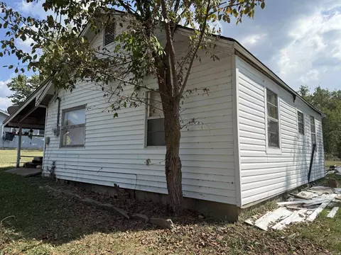111 S Spring Street St, Marshall, AR 72650 photo 4