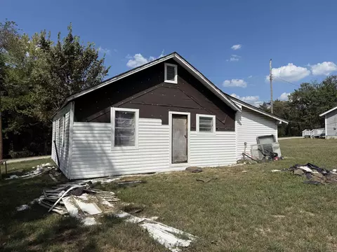 111 S Spring Street St, Marshall, AR 72650 photo 3