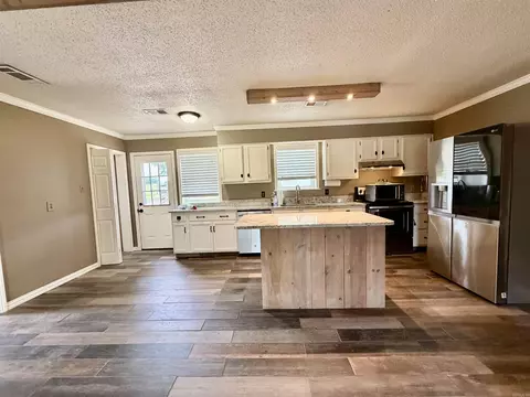 Kitchen - 1861 Ferguson Ln, Lonoke, AR 72086 photo 1 of 7