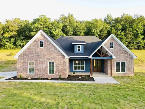 2004 Holloway St, Morrilton, AR 72110