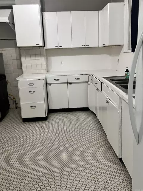 Kitchen - 2501 S Cherry St, Pine Bluff, AR 71601 photo 1 of 2