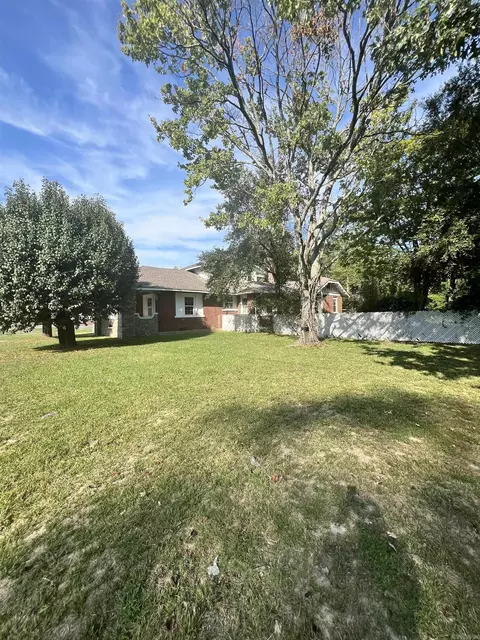 Exterior - 2501 S Cherry St, Pine Bluff, AR 71601 photo 7 of 11