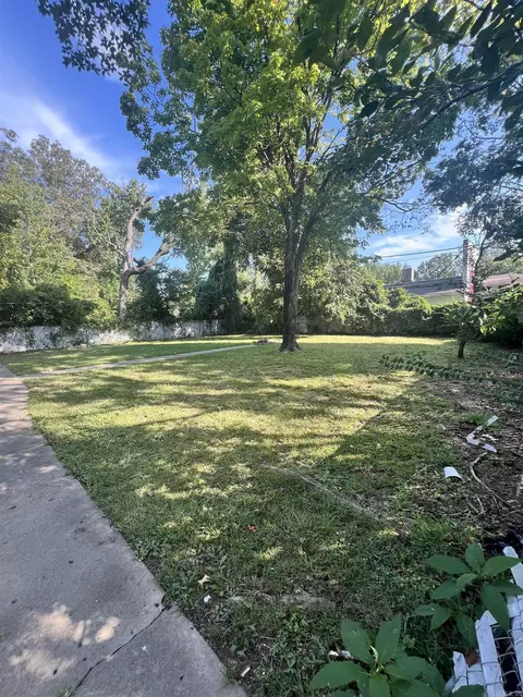 Exterior - 2501 S Cherry St, Pine Bluff, AR 71601 photo 6 of 11