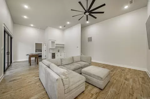 Living - 79 Hawks Cir, Edgemont, AR 72044 photo 3 of 4