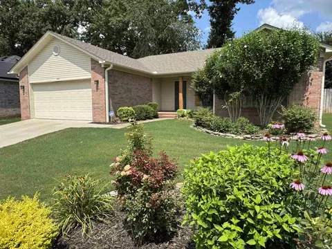 1222 Pinnacle Dr, Jacksonville, AR 72076