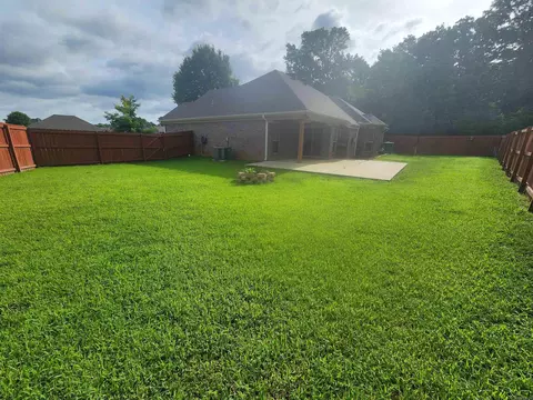 Exterior - 2501 Durango Dr, Benton, AR 72019 photo 4 of 11