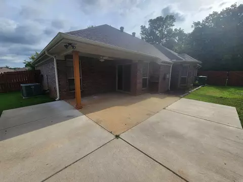 Exterior - 2501 Durango Dr, Benton, AR 72019 photo 7 of 11