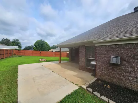 Exterior - 2501 Durango Dr, Benton, AR 72019 photo 8 of 11