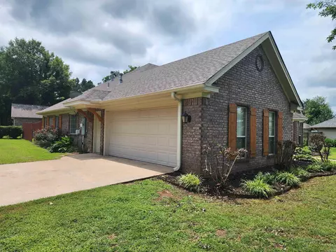 Exterior - 2501 Durango Dr, Benton, AR 72019 photo 2 of 11