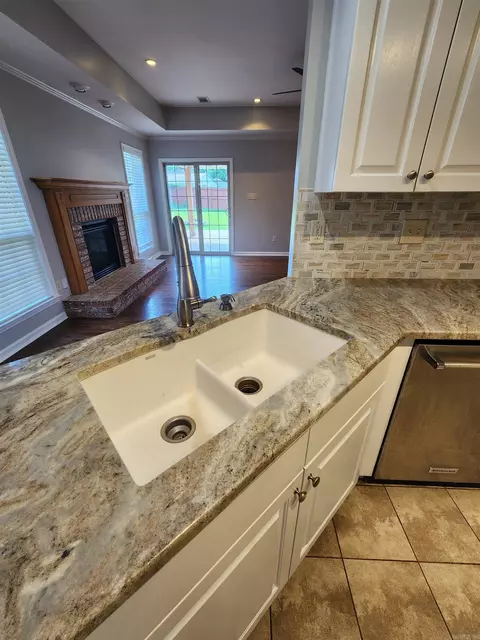 Kitchen - 2501 Durango Dr, Benton, AR 72019 photo 4 of 4