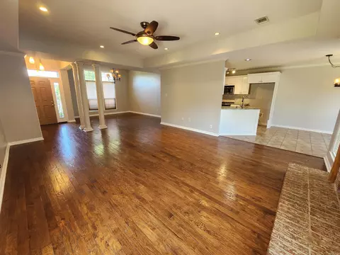 Living - 2501 Durango Dr, Benton, AR 72019 photo 1 of 4