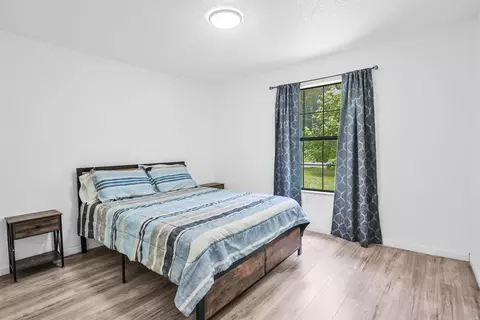 Bedroom - 2010 Dyer St, Malvern, AR 72104 photo 1 of 4