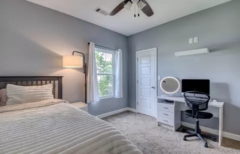 Bedroom - 2917 Gillis Dr, Benton, AR 72015 photo 9 of 14