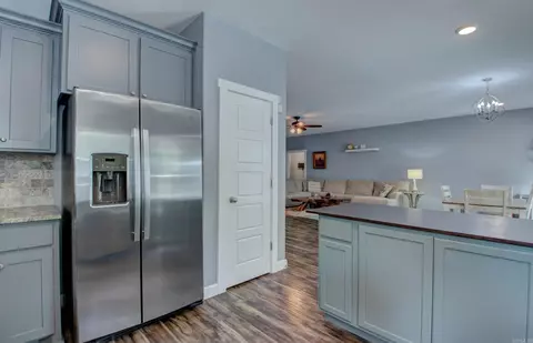 Kitchen - 2917 Gillis Dr, Benton, AR 72015 photo 2 of 6