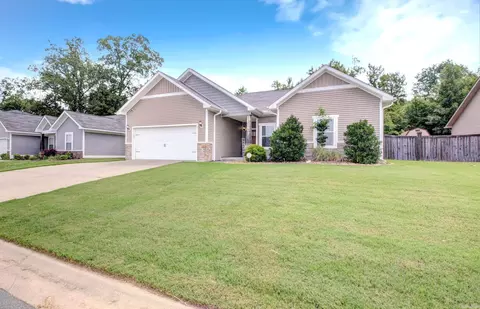 2917 Gillis Dr, Benton, AR 72015