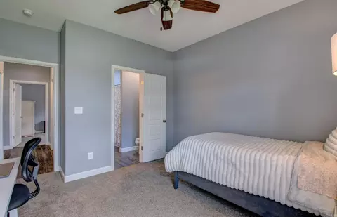 Bedroom - 2917 Gillis Dr, Benton, AR 72015 photo 8 of 14