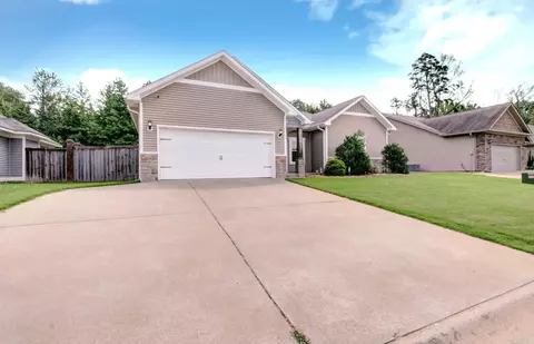 Exterior - 2917 Gillis Dr, Benton, AR 72015 photo 3 of 11