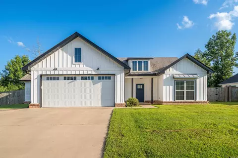 2009 Berkshire Dr, Benton, AR 72019