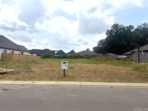 64 Lucia Ln, Maumelle, AR 72113