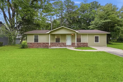 1613 N James St, Jacksonville, AR 72076