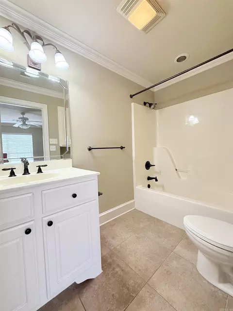 Bath - 3035 Robert Ott Cir, Conway, AR 72034 photo 6 of 6