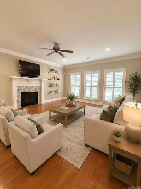 Living - 3035 Robert Ott Cir, Conway, AR 72034 photo 2 of 2