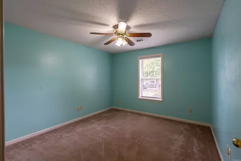 Bedroom - 207 Crain Dr, Searcy, AR 72143 photo 5 of 8