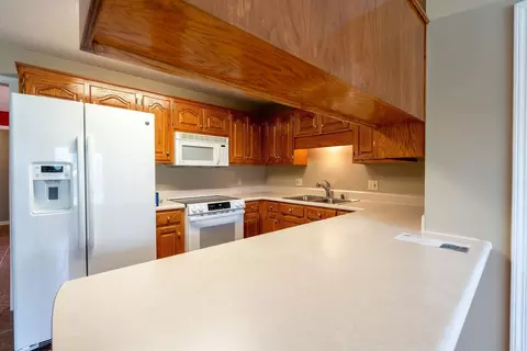 Kitchen - 207 Crain Dr, Searcy, AR 72143 photo 3 of 4