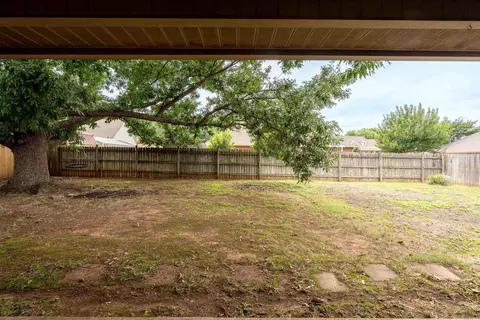 Exterior - 207 Crain Dr, Searcy, AR 72143 photo 4 of 8