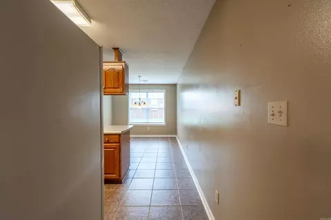 Entry Way - 207 Crain Dr, Searcy, AR 72143 photo 1 of 3