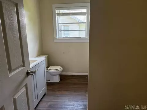 Bath - 504 Fullerton St, Warren, AR 71671 photo 1 of 2