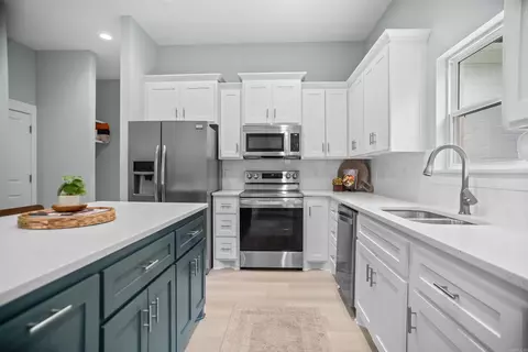 Kitchen - 169 Pickles Gap Rd, Conway, AR 72032 photo 1 of 2